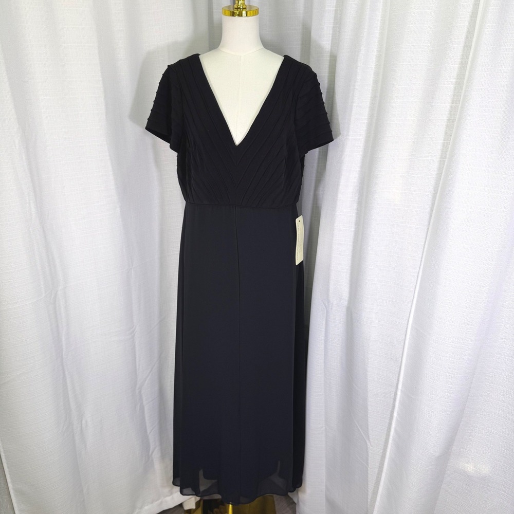 NEW Adrianna Papell Cropped Jumpsuit Skirted Overlay US 16 Black V-Neck Formal - Picture 3 of 16